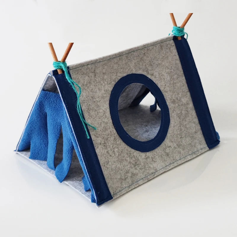 Felt tent for rabbit