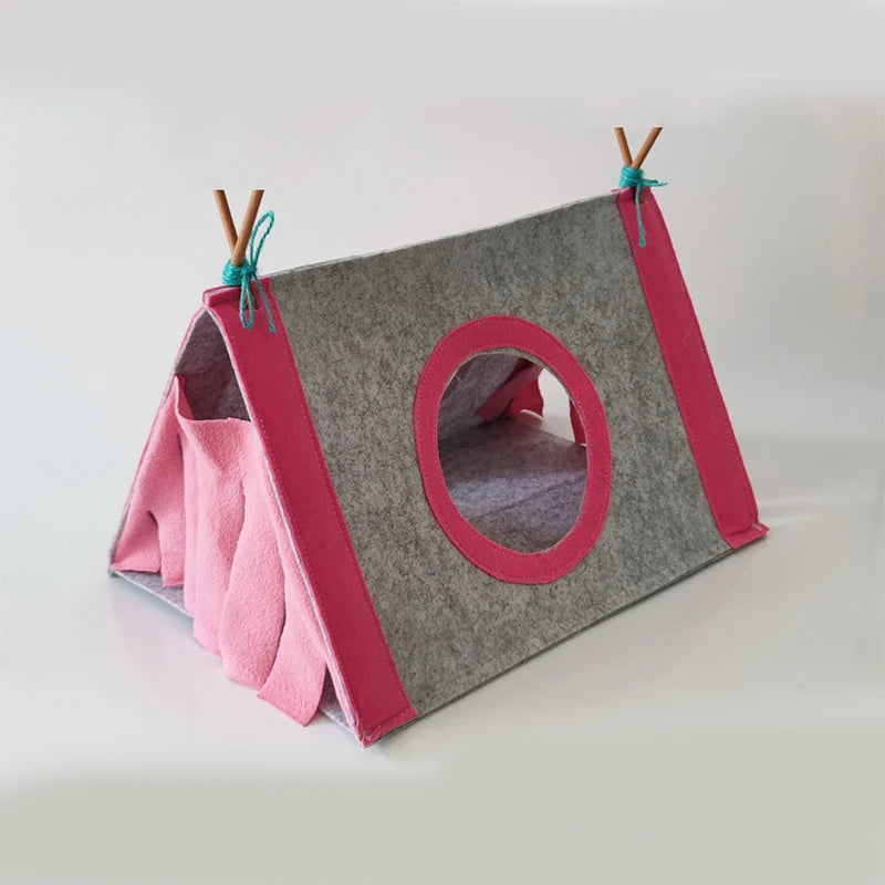 Felt tent for rabbit
