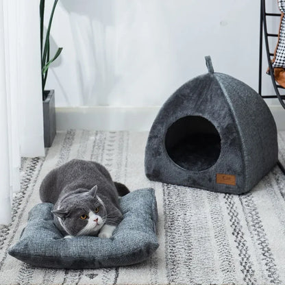Closed Triangular Nest for Cat 