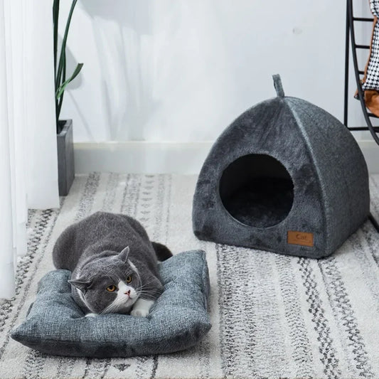 Closed Triangular Nest for Cat 