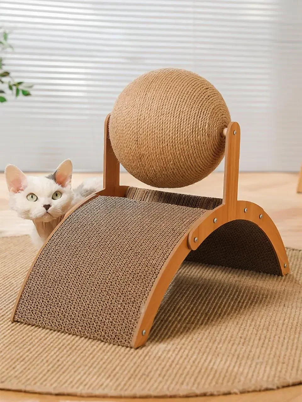 Wooden scratching ball for cat 